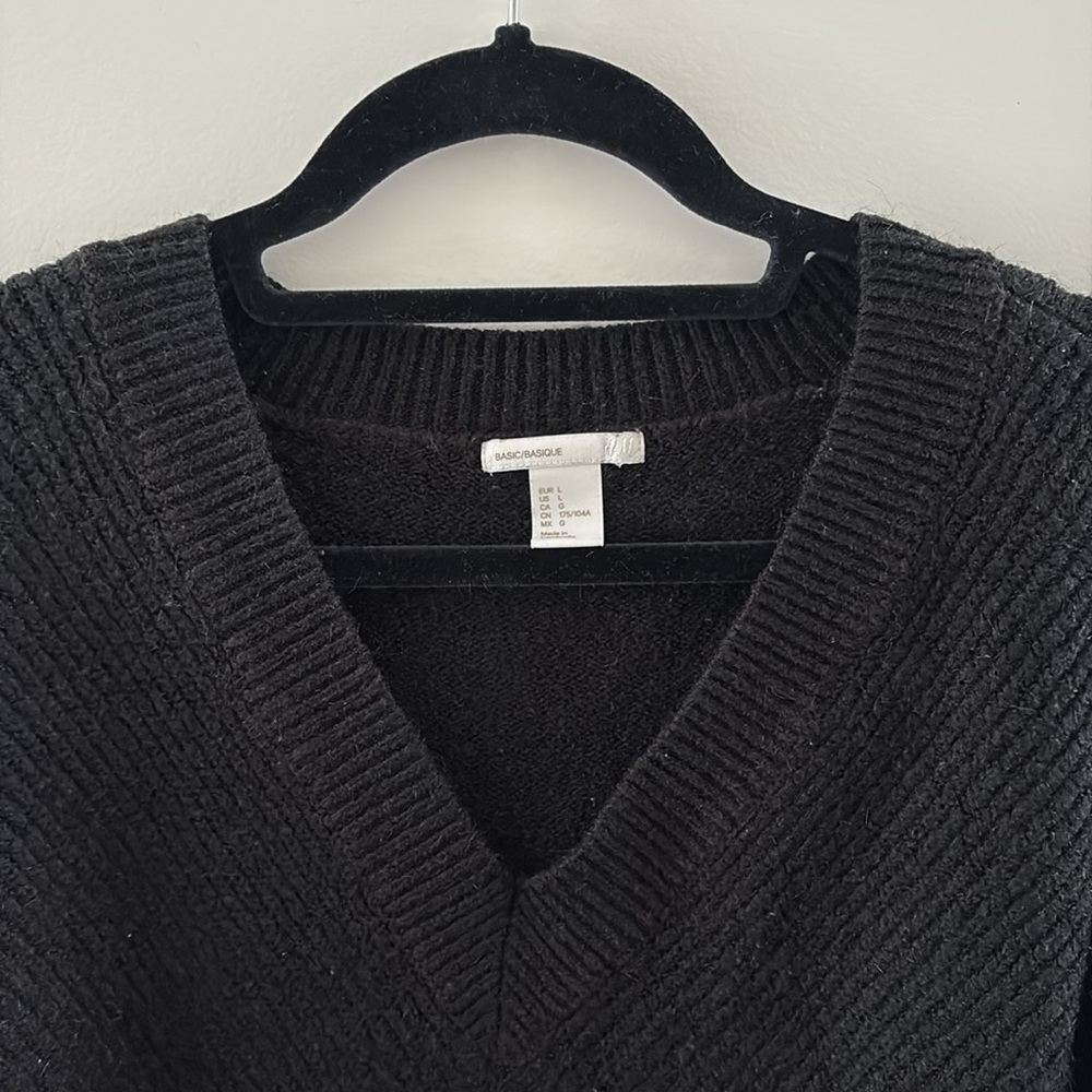 H&M sweater - Picture 2 of 5